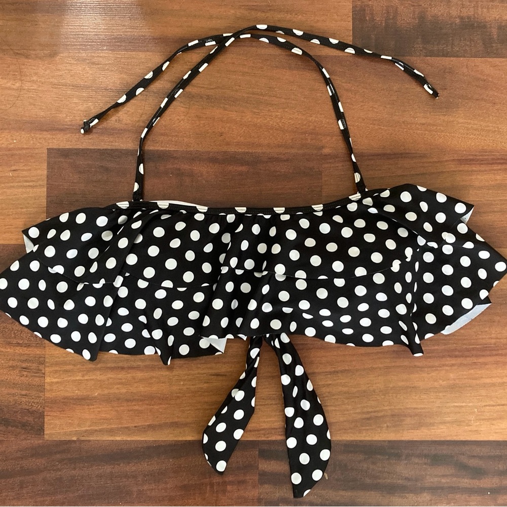 Black and White Polka Dot Ruffle Swimsuit Top